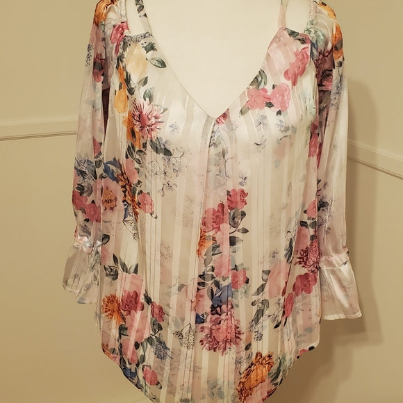 INC International Concepts cold shoulder blouse - Picture 10 of 10